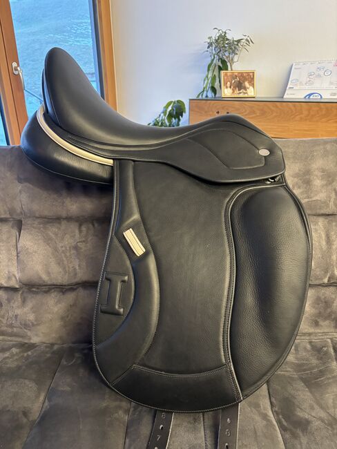 Ikonic Pro Evolution Dressursattel Neu, SCHNÄPPCHEN, Ikonic Pro Evolution EVOD03 Pro-Line, Ann-Marie Bastgen, Dressage Saddle, Hirschegg, Image 5