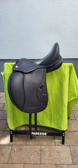 Ikonic Pro Evolution line DEV 04 Dressursattel, Ikonic Evolution line DEV04, Annika Vaishaitl, Dressage Saddle, Oer-Erkenschwick