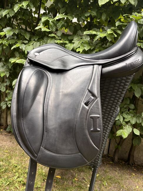 Ikonic Pro Evolution Monoblatt Dressursattel- 17,5 Zoll, Ikonic Evolution Monoblatt , Vivien, Dressage Saddle, Flensburg