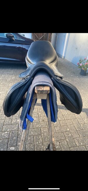 Ikonic Pro Evolution schwarz 17“, Ikonic  Pro Evolution , Kim Müsse, Jumping Saddle, Bad Berleburg, Image 3