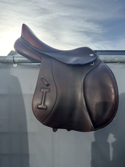 Ikonic Sprinsattel Elite Carbon Optik, Ikonic  Elite, Nadine Wahlers, Jumping Saddle, Achim