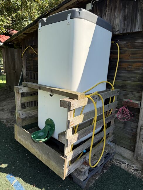 ISO Wassertank bis -20 grad np 2100, Ancela , Horse Stables, Kassel