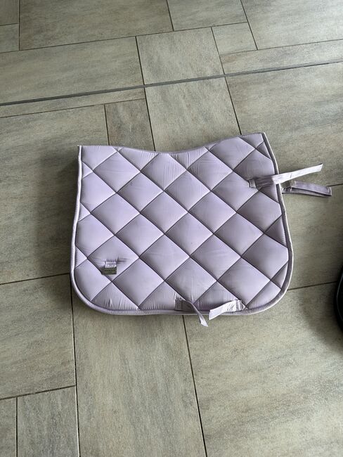 Ich verkaufe eine Flieder Felix Bühler Schabracke, Felix Bühler, Madeleine Stadt, Dressage Pads, Strasshof an der Nordbahn