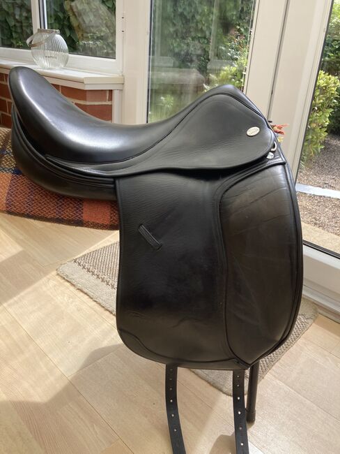 Jaguar XKC dressage saddle, Jaguar XKC Paris , Karen sansom, Dressage Saddle, Ashby-de-la-zouch