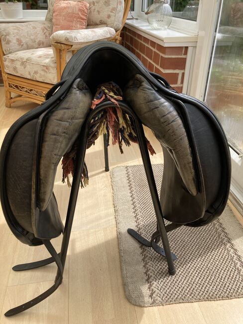 Jaguar XKC dressage saddle, Jaguar XKC Paris , Karen sansom, Dressage Saddle, Ashby-de-la-zouch, Image 11