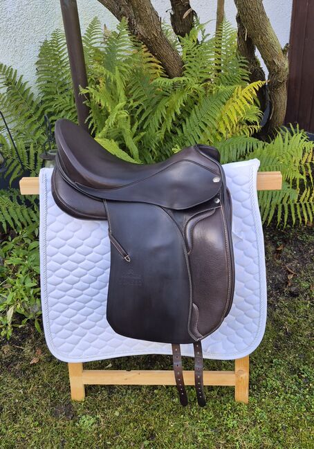 Neuwertig!  Sommer Somero Sattel DS Classic mocca/braun 17,5 Zoll, Sommer Somero DS, Dani, Siodła ujeżdżeniowe, Dachau