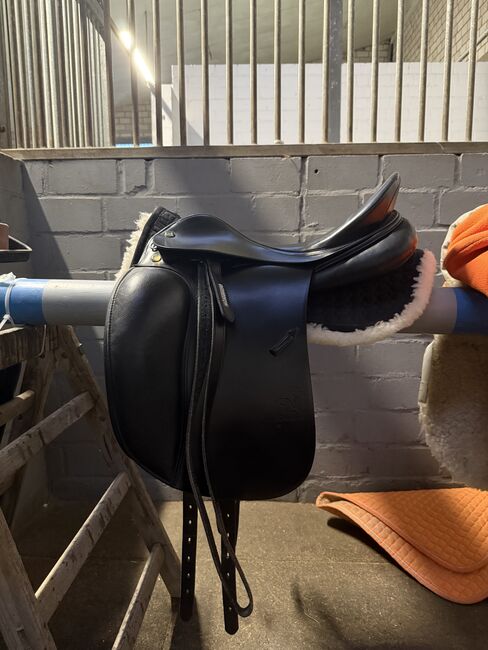 Neuwertiger Prestige Top Dressage SP 17“ / 32 KW, Prestige Top Dressage SP, Janet Mergler, Siodła ujeżdżeniowe, Grevenbroich 