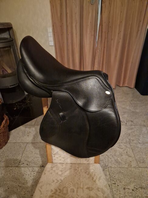 Jorges Canavas springsattel in 17,5 Saphir, Jorges Canaves  Saphir, Wiese , Jumping Saddle, Weimar, Image 4