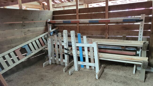 Jumping fences, Hugh , Riding Arena, Warrenton, VA, Image 2
