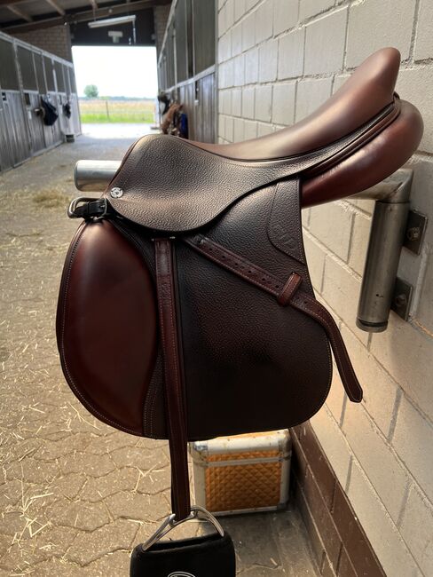 Springsattel CWD 17 Zoll neuwertiger Zustand, CWD SE03, Sonja, Jumping Saddle, Zülpich, Image 2