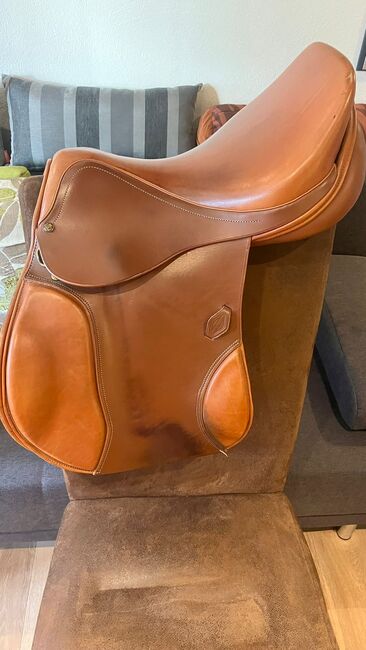 Springsattel Henrie de Rivel, Henrie de Rivel Kammerweite ca. 32 cm, Tanja König, Jumping Saddle, Tiefenbach 