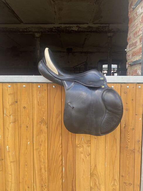 Springsattel Prestige Venezia 17 Zoll, Prestige Venezia, Emma Ohst, Jumping Saddle, Paplitz, Image 2