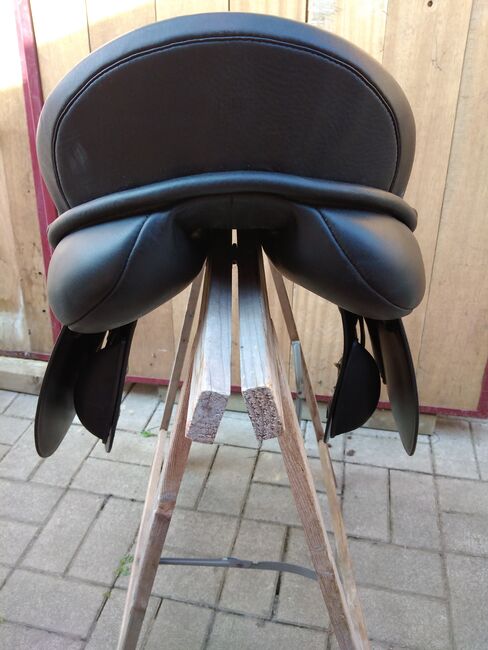 Springsattel Ramiro 17,5 Zoll Kammerweite 2  (31-32), Pfiff Reitsport Springsattel Ramiro, Dieter Kotzur, Jumping Saddle, Nordrhein-Westfalen - Bergkamen, Image 3