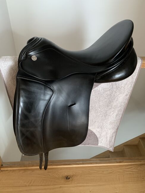 Karl Niedersüss (KN) - Allegro Dressage Saddle, Karl Niedersüss Allegro, Victoria, Dressage Saddle, London, Image 4