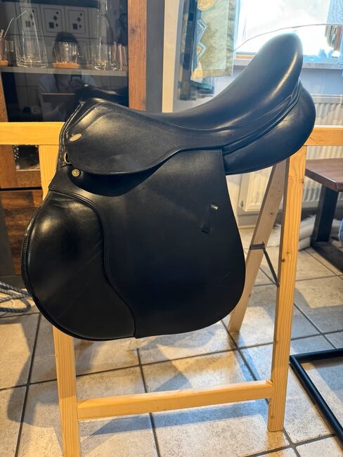 KenTaur Charon 17 1/2 Zoll Springsattel, KenTaur Charon, Lucy-May Schmid , Jumping Saddle, Eigeltingen