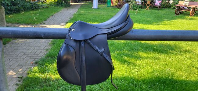 Kentaur Charon Springsattel 17.5 Zoll, Kentaur  Charon, Linda, Jumping Saddle, Goehren