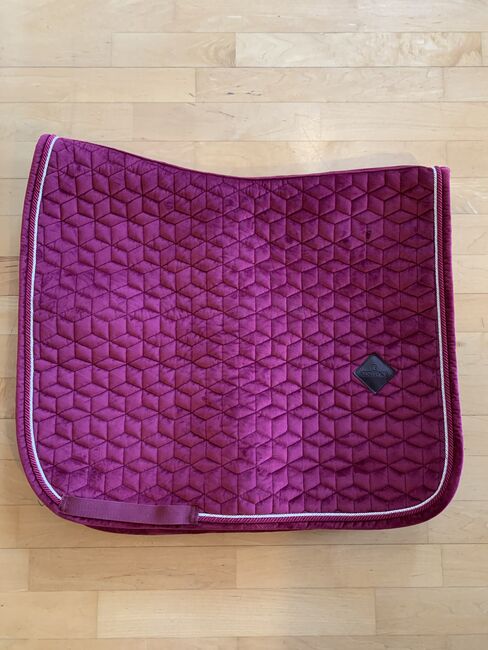 Kentucky Dressurschabracke samt in bordeaux, Kentucky, Lena, Dressage Pads, Mamming