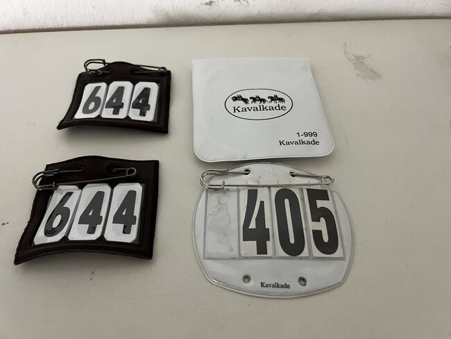 Kentucky Horsewear Braun Startnummer PVC mit Sicherheitsnadel /Waldhausen 3-stellig Kopfnummern Set, Kentucky / Waldhausen Startnummern Set, Tom, Sonstiges, Herne, Abbildung 3
