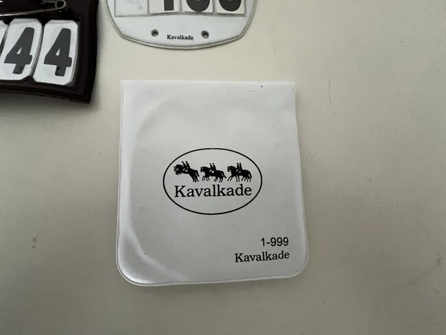 Kentucky Horsewear Braun Startnummer PVC mit Sicherheitsnadel /Waldhausen 3-stellig Kopfnummern Set, Kentucky / Waldhausen Startnummern Set, Tom, Sonstiges, Herne, Abbildung 5