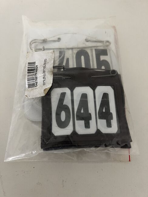 Kentucky Horsewear Braun Startnummer PVC mit Sicherheitsnadel /Waldhausen 3-stellig Kopfnummern Set, Kentucky / Waldhausen Startnummern Set, Tom, Other, Herne, Image 2