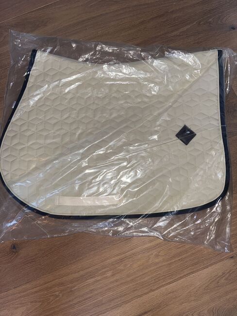 Kentucky Schabracke VS Softshell Collection in Beige, Kentucky Horsewear, Noemi, Dressage Pads, Fehraltorf