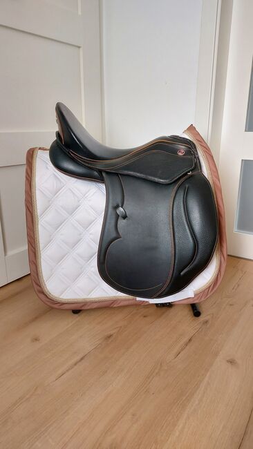 Kieffer Ascona 2 Dressursattel 17/17,5 schwarz-cognac wie neu inkl. Sattelpass+ Restgarantie, Kieffer Ascona 2, Mareike K, Dressage Saddle, Marsberg, Image 4