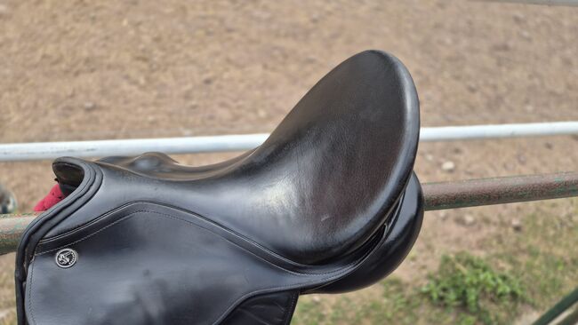 Kieffer Dressursattel schwarz, Kieffer Lusiano, Emma Kasper, Dressursattel, Ilmenau, Abbildung 8