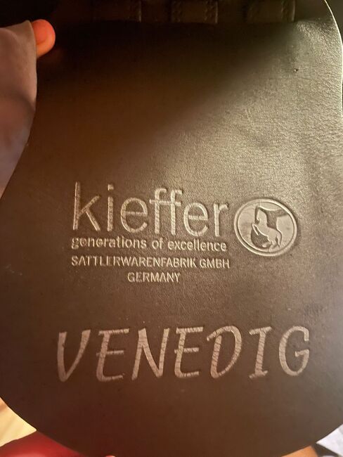 Kieffer Vielseitigkeitssattel 17 Zoll in Sonderfarbe EINZELSTÜCK, Kieffer Venedig, Astrid Heinrich, All Purpose Saddle, Rott, Image 3