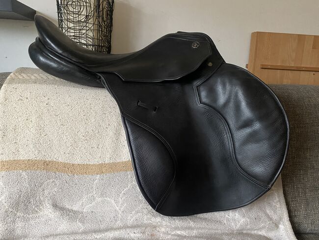 KIEFFER Ludger Beerbaum Springsattel franz Bananenkissen Gr 2 18 W34 breiter Wirbelkanal KURZ, Kieffer  Ludger Beerbaum, Nina Marks, Jumping Saddle, Wolfsburg, Image 4