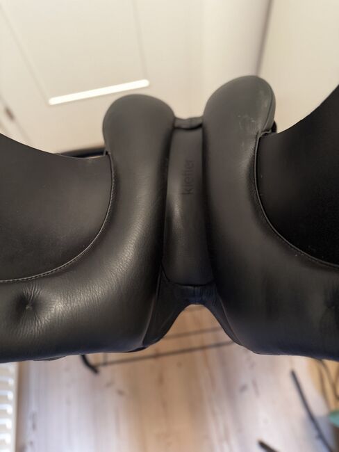 Kieffer Lusitano neuwerig, Kieffer  Lusitano Evo Exclusiv AT Lusitano Evo, Nadine Eder-Knispel, Dressursattel, Schwendau, Abbildung 2