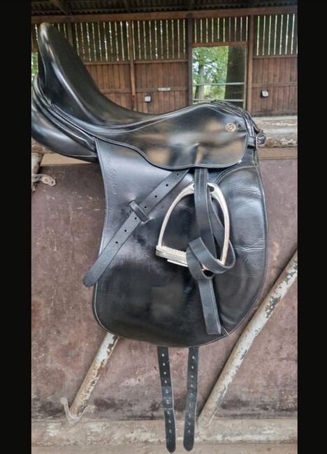 Kieffer Sattel Ulla Salzgeber Rusty 17", Kieffer  Dressursattel , Jennifer Piechowski , Dressage Saddle, Gelsenkirchen, Image 2