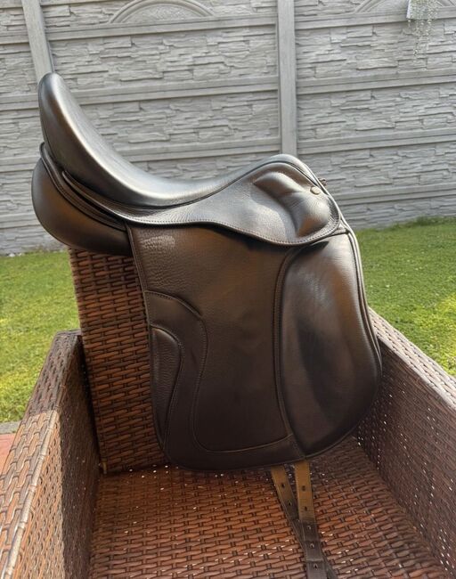 Kingsley Dressursattel D1 – 18”, schwarz, guter Zustand, Kingsley D1, Lisa Skeide, Dressage Saddle, Rheinberg , Image 2