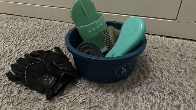 Kleines Bürstenset mit Handschuhen (Perfektes Set für Kinder!), Victoria, Grooming Brushes & Equipment, Wien, Floridsdorf