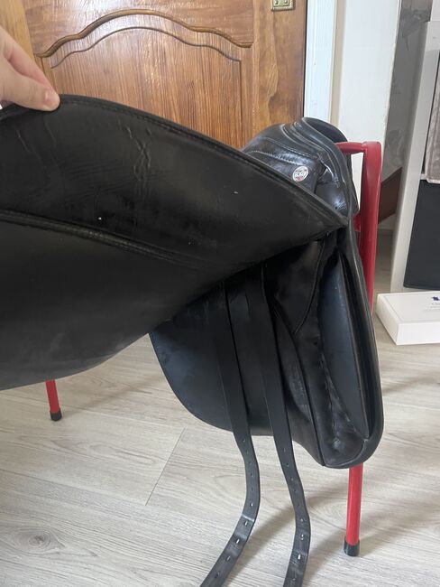 Kn 17.5’ dressage saddle, Karl niedersuess, Laura, Dressage Saddle, Pembroke dock, Image 3