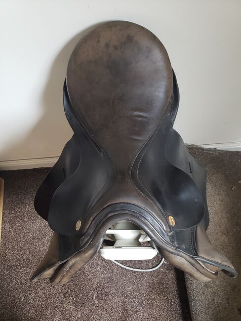 KN Dressage saddle (Karl Neidersuess - Austrian made), Black 18" with black leather girth., KN (Karl Neidersuess) Dressage saddle, GEORGE MOFFATT, Dressage Saddle, Prescot, Merseyside, Image 4