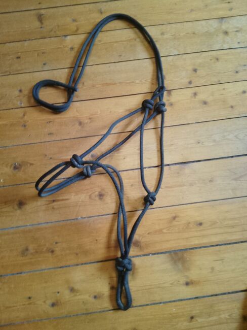 Knotenhalfter in schwarz für Großpferd, Manuela Meiers, Halters, Simmerath