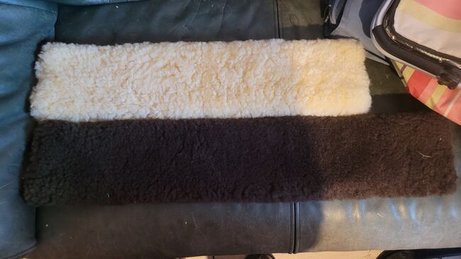 Lammfell-Gurtschoner, Maruschka Hofer , Saddle Accessories, Hamburg