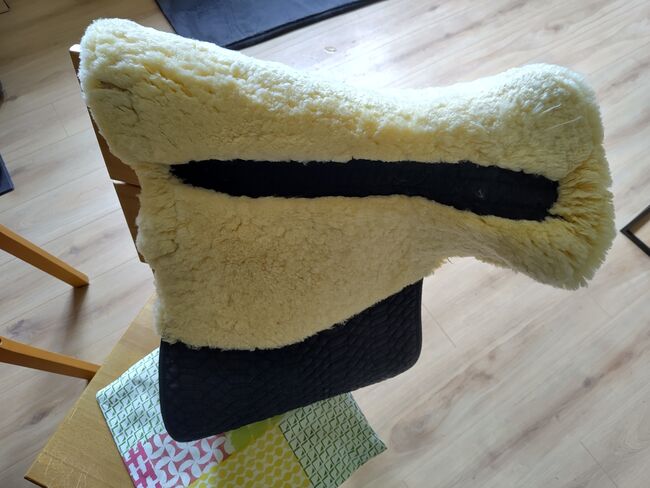 Lammfell Satteldecke, Engel Reitsport  Engel Lammfell Satteldecke , Petra Kampermann , Dressage Pads, Regensburg, Image 3