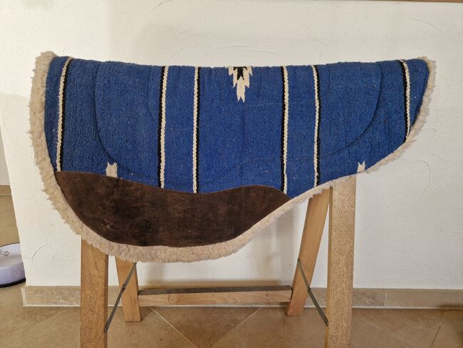 Lammfell Pad Western, Nina Eigenmann, Westernpads, Schweizersholz