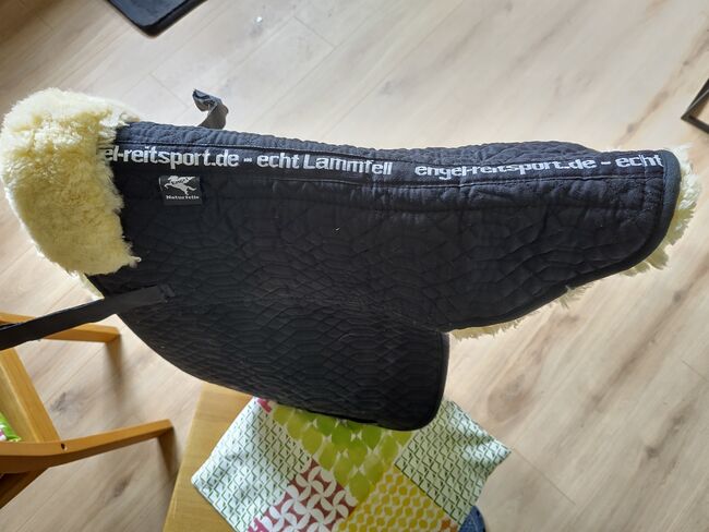 Lammfell Satteldecke, Engel Reitsport  Engel Lammfell Satteldecke , Petra Kampermann , Dressage Pads, Regensburg, Image 2