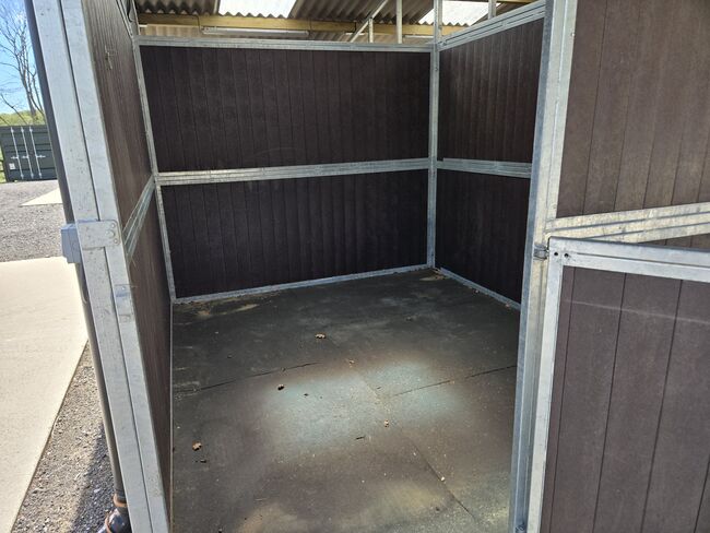 Large External Horse Stable Blocks, Kel Button, Horse Stables, Haslemere, Image 2
