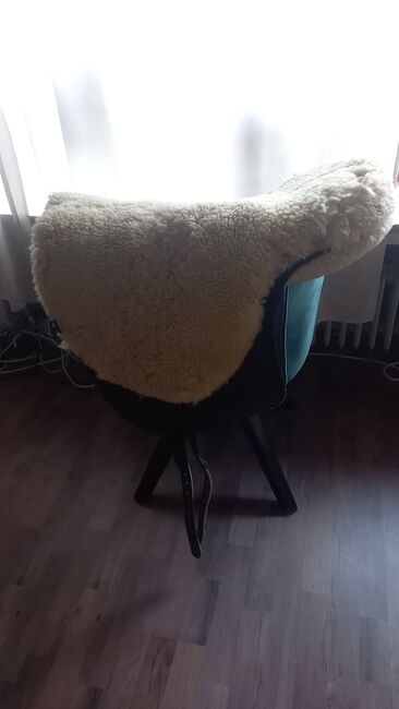 Fellsattel zu verkaufen, Lammfell Natur/ Schwarz  Baumlos , Bianca, Lambskin Pad, Dortmund