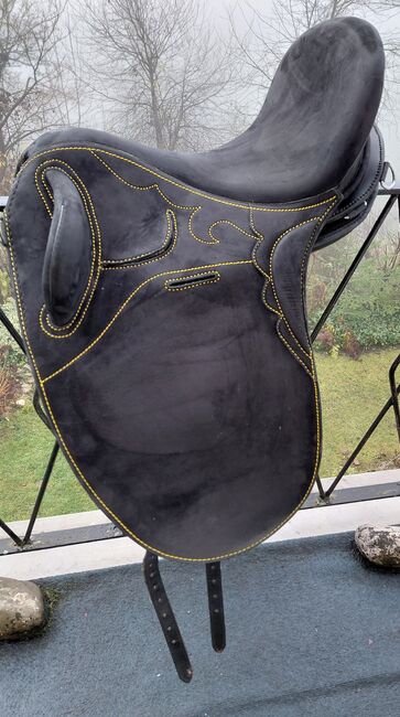 Lederbaumsattel , Stocksattel , Sorenta... für Sicherheitsbewusste, Sorenta  STOCKSATTEL mit Klettkissen , Irmhild Roß , Treeless Saddle, Unterschauersberg