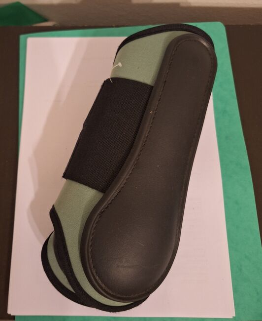 Beinschutz, Manuela Schmiedhofer , Tendon Boots, Obdach, Image 2
