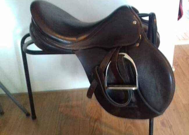 Lemetex Futura XL, LEMETEX  Futura , Katharine Midgley, Jumping Saddle, Waterlooville, Image 3