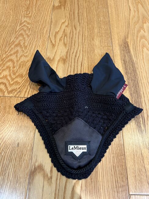 LeMieux Fly Veil / Ear Bonnet – Black, LeMieux, Stepan, Ochrona koni przed owadami 