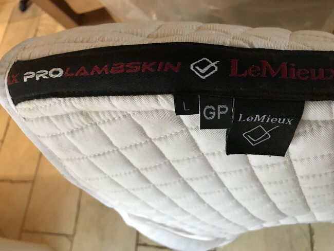 LeMieux Prolambskin dressage pad, LeMieux Prolambskin, Sharon noble, Dressage Pads, Image 3