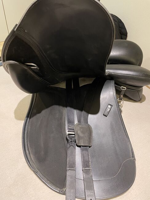 Letek Dressursattel, NEUwertig, 17,5, Letek, Janine Heckmann, Dressage Saddle, Tholey, Image 2
