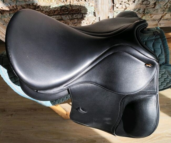 Letek S-Line 17,5 Sondermodell, Tekna Letek-Sattel S-Line, Valerie Fiebig , Dressage Saddle, Mannheim, Image 3