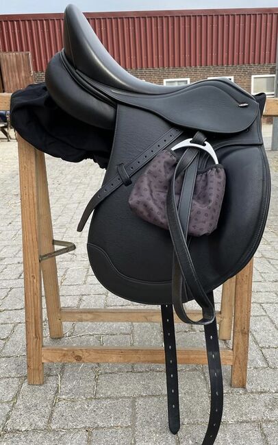 Letek S Line Dressursattel halbes Jahr alt, Letek S Line, Andrea Boller, Dressage Saddle, Duisburg, Image 6